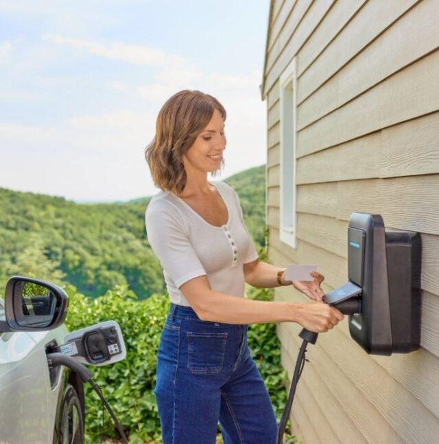 EVCS Hager witty one 11kW 3f RFID Bluetooth charging station with T2 socket - imagine 3