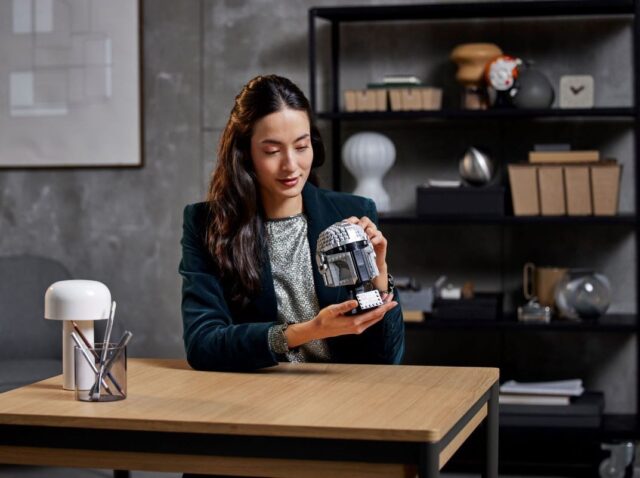 LEGO STAR WARS 75328 THE MANDALORIAN - HELMET COLLECTION - imagine 5