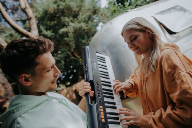 Casio CT-S100 digital piano 61 keys Black  White - imagine 7