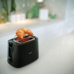 Philips Daily Collection HD2583/90 Toaster 600 W Black - imagine 2