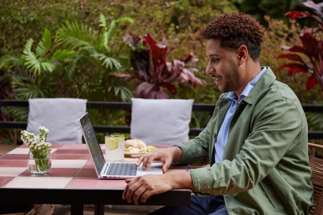 HP EliteBook X Flip G1i Next Gen AI PC Copilot+ PC Intel Core Ultra 7 258V Hybrid (2-in-1) 35.6 cm (14 ) 2.5K touchscreen 32 GB LPDDR5x-SDRAM 1 TB SSD Wi-Fi 7 (802.11be) Windows 11 Pro - imagine 10