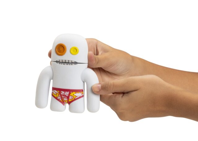 FUGGLER S1 FEATURE FIGURES 11 5 CM - SASQUOOSH WHITE - imagine 3