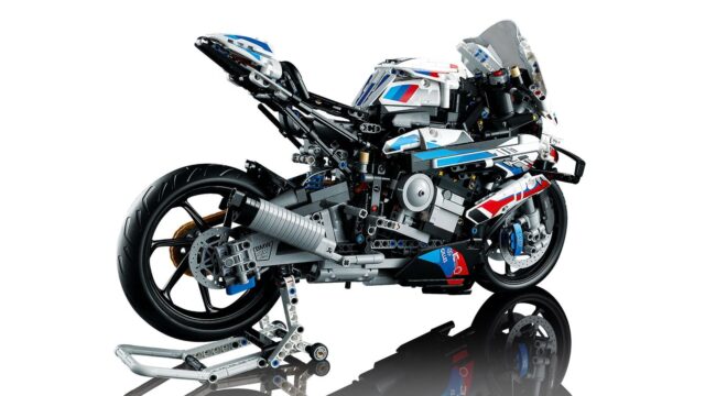 LEGO TECHNIC 42130 BMW M 1000 RR - imagine 4