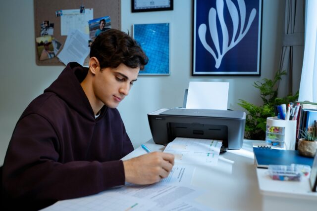 HP DeskJet 2920 Wireless All-in-One Color Printer - imagine 8