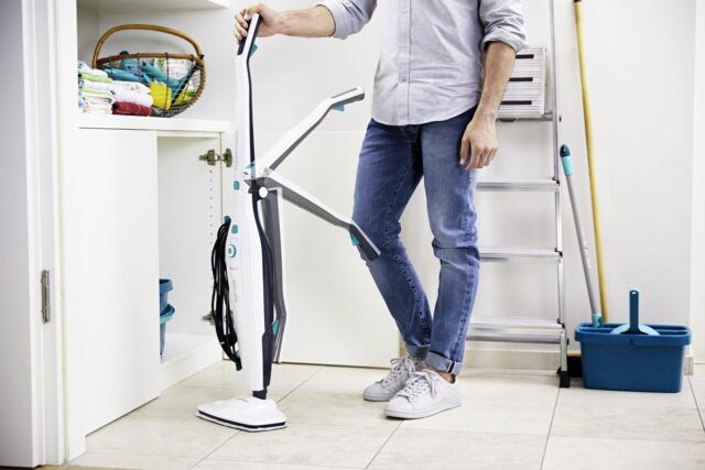 LEIFHEIT CleanTenso Upright steam cleaner 0.55 L 1200 W Blue  White - imagine 4