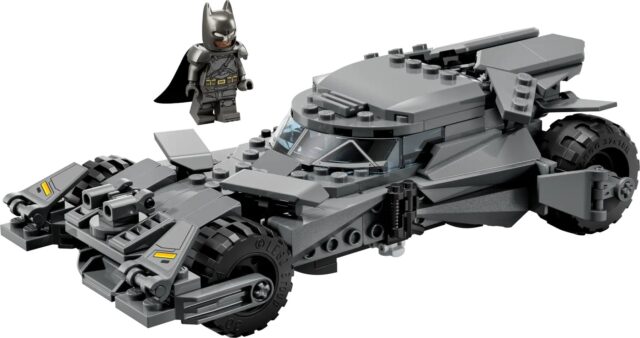 LEGO BATMAN 76331 Batman v Superman Batmobile - imagine 3