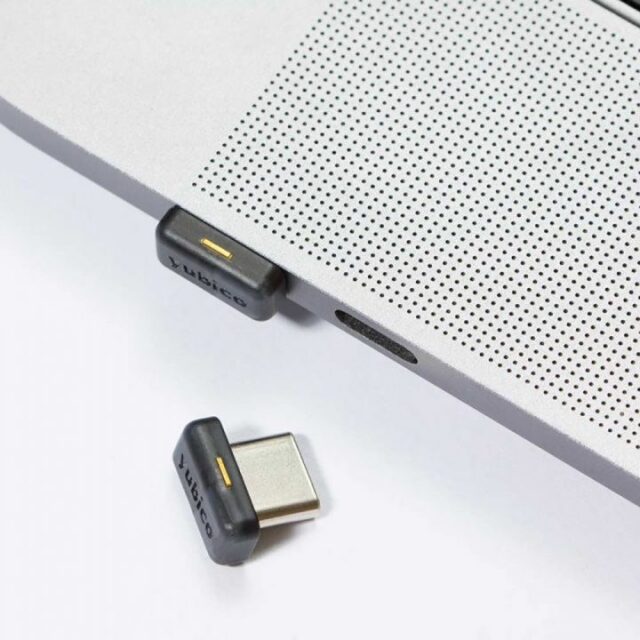 Yubico YubiKey 5C Nano - imagine 3