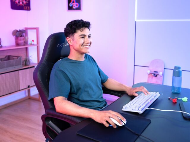 Trust GXT 833W THADO TKL US - gaming keyboard  white - imagine 5