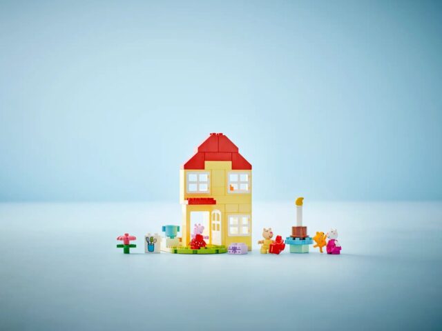LEGO DUPLO 10433 Peppa Pig Birthday House - imagine 2