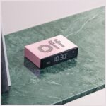 Lexon Flip Premium Two-sided Alarm Clock light pink LR152LP - imagine 2