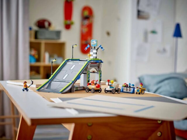 LEGO CITY 60460 No Limits: Race Car Ramp Truck - imagine 10