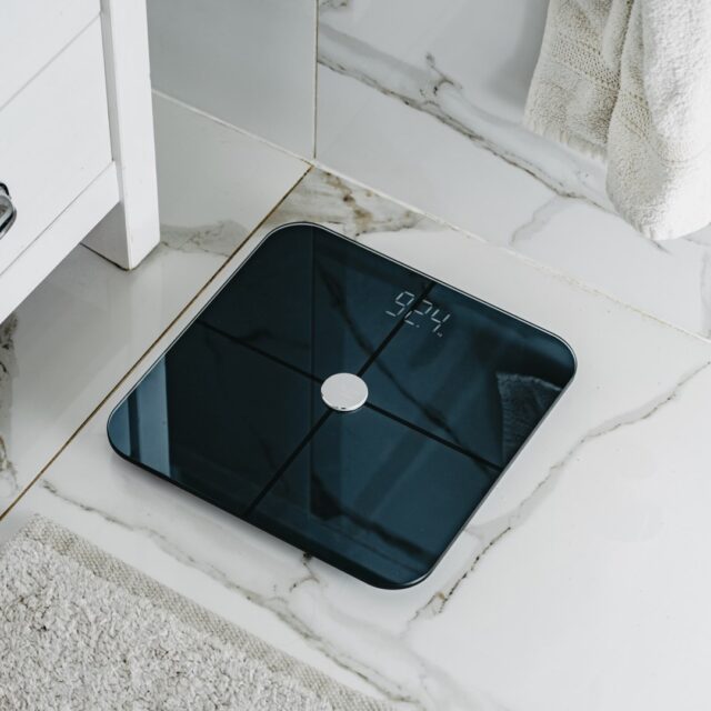 ADLER 8187b black bathroom scales - imagine 10