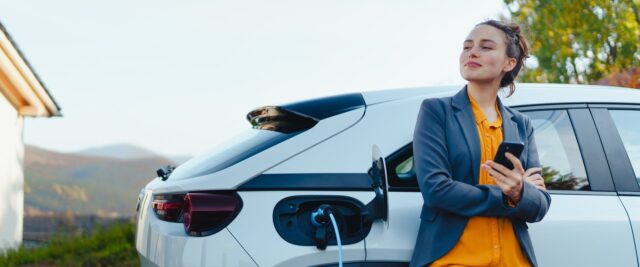 Qoltec 52465 Mobile charger for EV 2-in-1 Type2 with regulation | 3.5kW | 230V | LCD | Portable | Wallbox | 5m - imagine 2