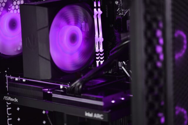 Actina 5901443339281 PC AMD Ryzen™ 5 5600 32 GB DDR4-SDRAM 1 TB SSD AMD Radeon RX 7700 XT Midi Tower Black - imagine 10