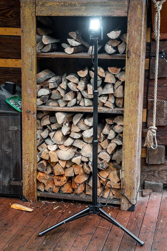 NEO tools 99-059 floodlight - imagine 3