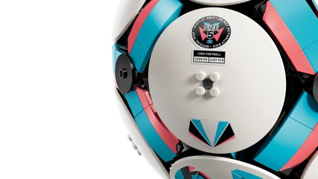 LEGO EDITIONS 43019 Soccer Ball - imagine 5