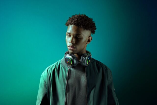 Razer Barracuda X Chroma Headset wireless overear black - imagine 3