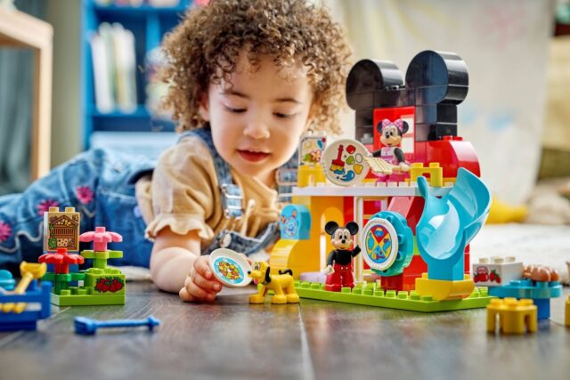 LEGO DUPLO 10465 Mickey Mouse Clubhouse with Minnie and Pluto - imagine 7