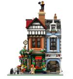 LEGO ICONS 10350 Tudor Corner - imagine 4