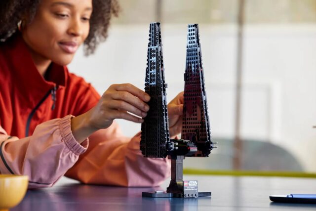 LEGO STAR WARS 75406 Kylo Ren's Command Shuttle - imagine 8