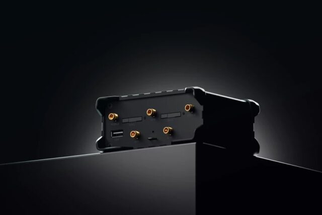 Router Teltonika RUT976 Global 5G - imagine 7