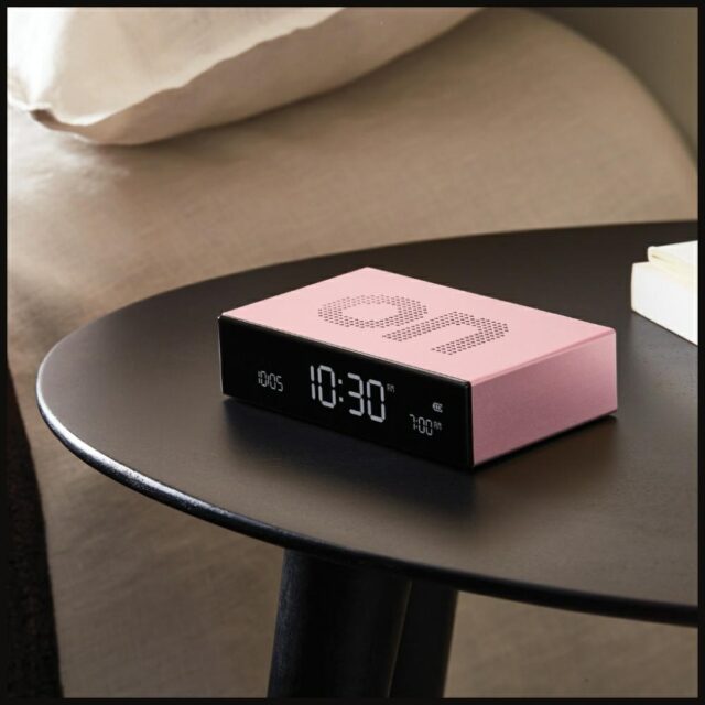 Lexon Flip Premium Two-sided Alarm Clock light pink LR152LP - imagine 3