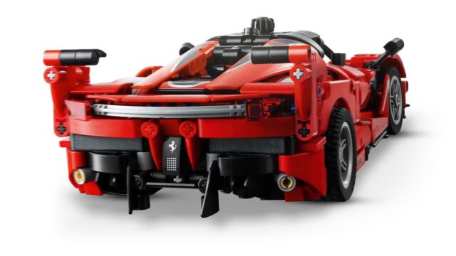 LEGO TECHNIC 42212 Ferrari FXX K - imagine 8