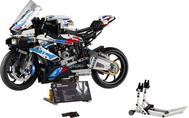 LEGO TECHNIC 42130 BMW M 1000 RR - imagine 3