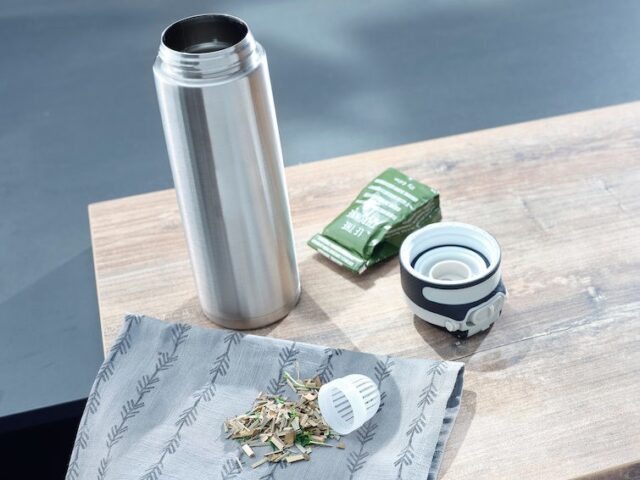 Leifheit 03272 travel mug 600 ml Silver Stainless steel - imagine 5