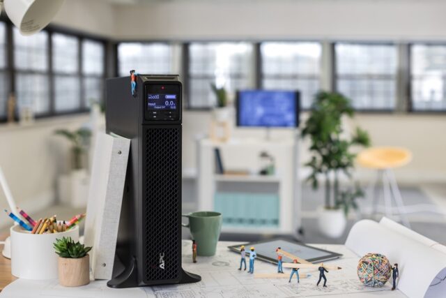 APC SRT1500XLI uninterruptible power supply (UPS) Double-conversion (Online) 1.5 kVA 1500 W - imagine 6