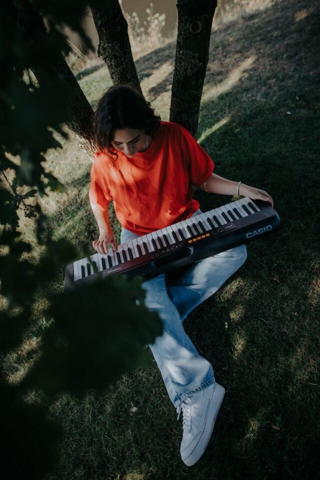 Casio CT-S100 digital piano 61 keys Black  White - imagine 10