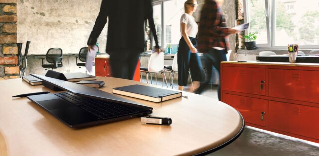 USB-Stick 256GB SanDisk Extreme GO USB 3.2 - imagine 4