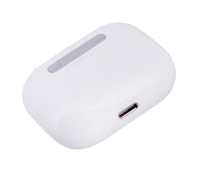 Apple AirPods (3rd generation) with Lightning Charging Case - imagine 8