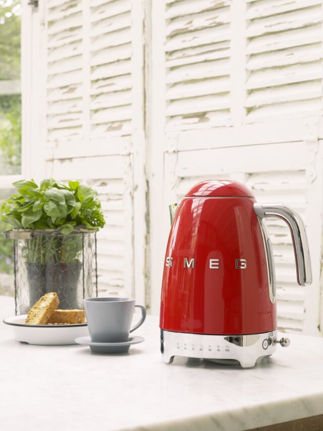 Smeg 50's Style Kettles KLF04RDEU Red - imagine 5
