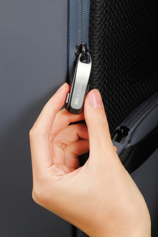 XD DESIGN ANTI-THEFT BACKPACK BOBBY EDGE NAVY P/N: P706.2505 - imagine 8