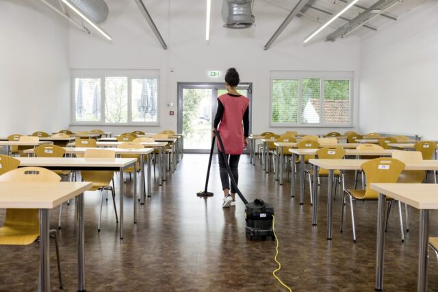 Vacuum Cleaner T 11/1 Classic HEPA - imagine 5