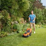 Black & Decker BCMW3318L2 Push lawn mower Battery Black  Orange - imagine 3