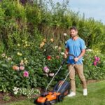 Black & Decker BCMW3318L2 Push lawn mower Battery Black  Orange - imagine 4