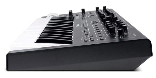 MOOG MESSENGER - Syntezator Analogowy - imagine 6