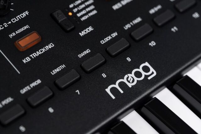 MOOG MESSENGER - Syntezator Analogowy - imagine 5