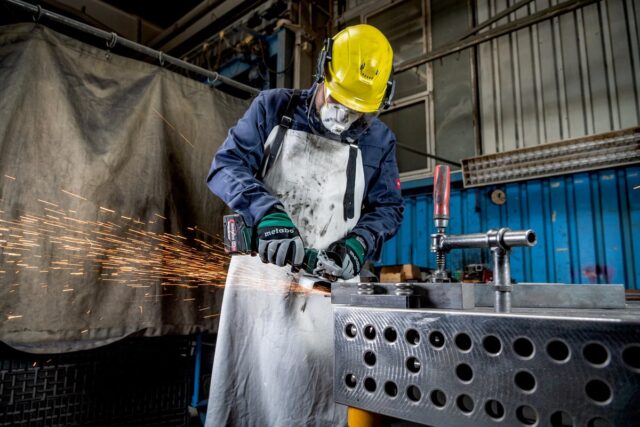 Metabo W 18 L BL 9-125 angle grinder 12.5 cm 10000 RPM 1.5 kg - imagine 3